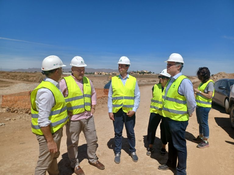 El Subdelegado del Gobierno visita en Cuevas las obras del AVE en su tramo Pulpí-Vera: «las obras van al ritmo necesario para que el AVE llegue a Almería en 2026»